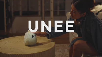 Unee – Deine erste KI-Freundin| Optionales Abonnement| Intelligentes Spielzeug| Weicher Plüsch